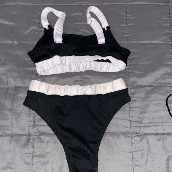 Black and white high waisted bikini - Picture 2 of 2